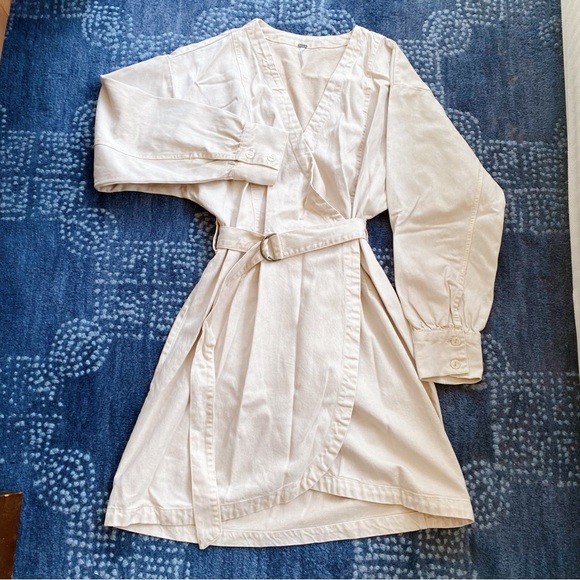 🐚 YOUNG FABULOUS & BROKE OATMEAL VOLUMINOUS LONG SLEEVE WRAP AROUND MINI DRESS! - Picture 6 of 16